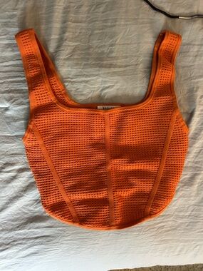 Aritzia top 🧡